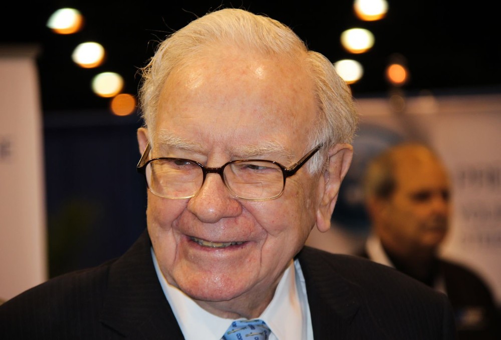  Tỷ phú Warren Buffett, người sở hữu khối tài sản ròng khoảng 89,9 tỷ USD theo ước tính của tạp chí Forbes, nổi tiếng là một người có lối sống đơn giản và tiết kiệm. Ảnh: CNBC.