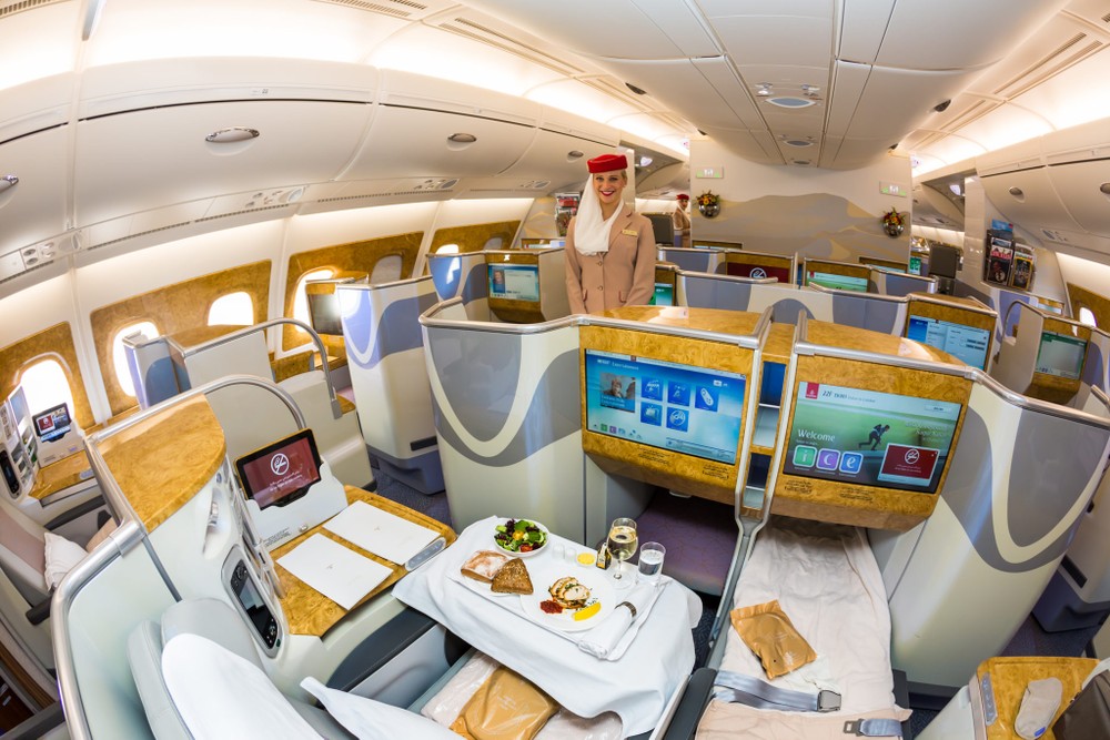  Hãng hàng không Emirates (Các Tiểu vương quốc Ả Rập Thống nhất) nổi tiếng với khoang hạng nhất sang trọng bậc nhất thế giới.