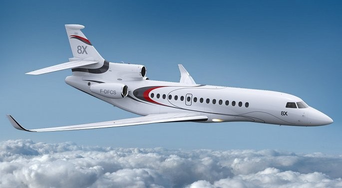 Theo Zing.vn, có hai doanh nhân người Việt đang sở hữu  máy bay tư nhân do thương hiệu Dassault Falcon của Pháp sản xuất. Hai mẫu máy bay doanh nhân Việt đã nhận bàn giao hồi cuối năm 2018 là Falcon 8X và Falcon 2000S.