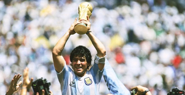 Theo tờ Clarin của Argentina huyền thoại bóng đá Diego Maradona qua đời ở tuổi 60, quãng thời gian dài chống chọi với bệnh tật. Ông để lại nhiều sự tiếc nuối với một sự nghiệp thi đấu lẫy lừng.