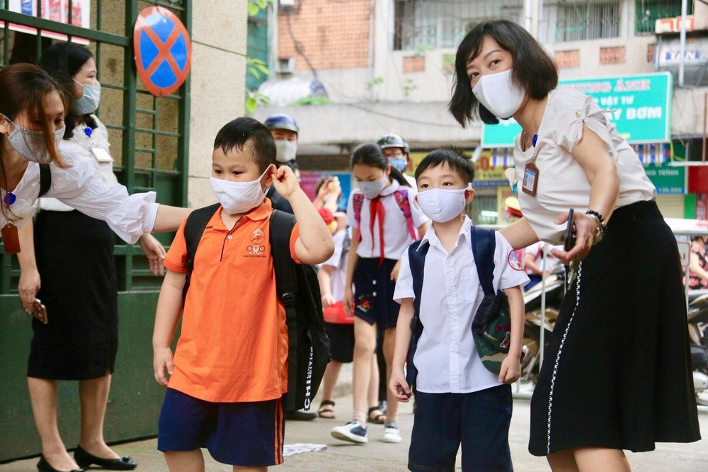 Hà Nội xem xét học sinh trở lại trường, nới lỏng điều kiện kinh doanh