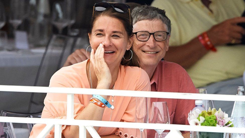 Ngày 3/5, tỷ phú Bill Gates và vợ Melinda tuyên bố ly hôn sau 27 năm chung sống. Theo Forbes, Bill Gates hiện là người giàu thứ 4 thế giới, với tài sản 130,5 tỷ USD. Ông cũng là một trong 8 người sở hữu 100 tỷ USD trên thế giới. Ảnh: BBC