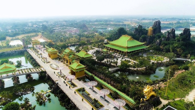 Mới đây, đại gia Nguyễn Phương Hằng cho biết đang cân nhắc việc đóng cửa khu du lịch Đại Nam sau rất nhiều sóng gió liên quan đến việc bà livestream trên mạng xã hội thời gian qua. Ảnh: Pháp luật &amp; bạn đọc