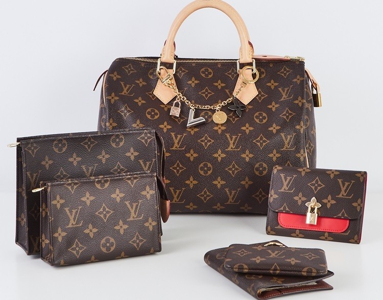 Không chỉ sản xuất ra những bộ trang phục được nhiều người giàu ưa chuộng,  Louis Vuitton giờ đây còn thiết kế những món đồ quen thuộc khiến ai cũng ngỡ ngàng.