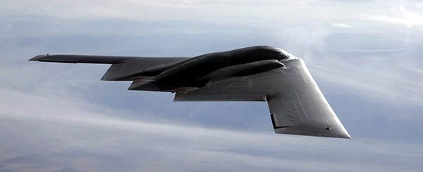 B-2 Spirit do tập đoàn Northrop Grumman phát triển là dòng  máy bay ném bom tàng hình chiến lược đa nhiệm vụ được trang bị công nghệ tàng hình.