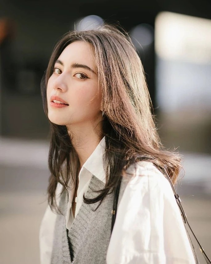 Với vai diễn Mae Nak trong phim "Tình Người Duyên Ma" khởi chiếu vào năm 2013, Mai Davika (tên thật Davika Hoorne) được gắn liền với danh xưng  “Ma nữ đẹp nhất Thái Lan". Ảnh: Người lao động