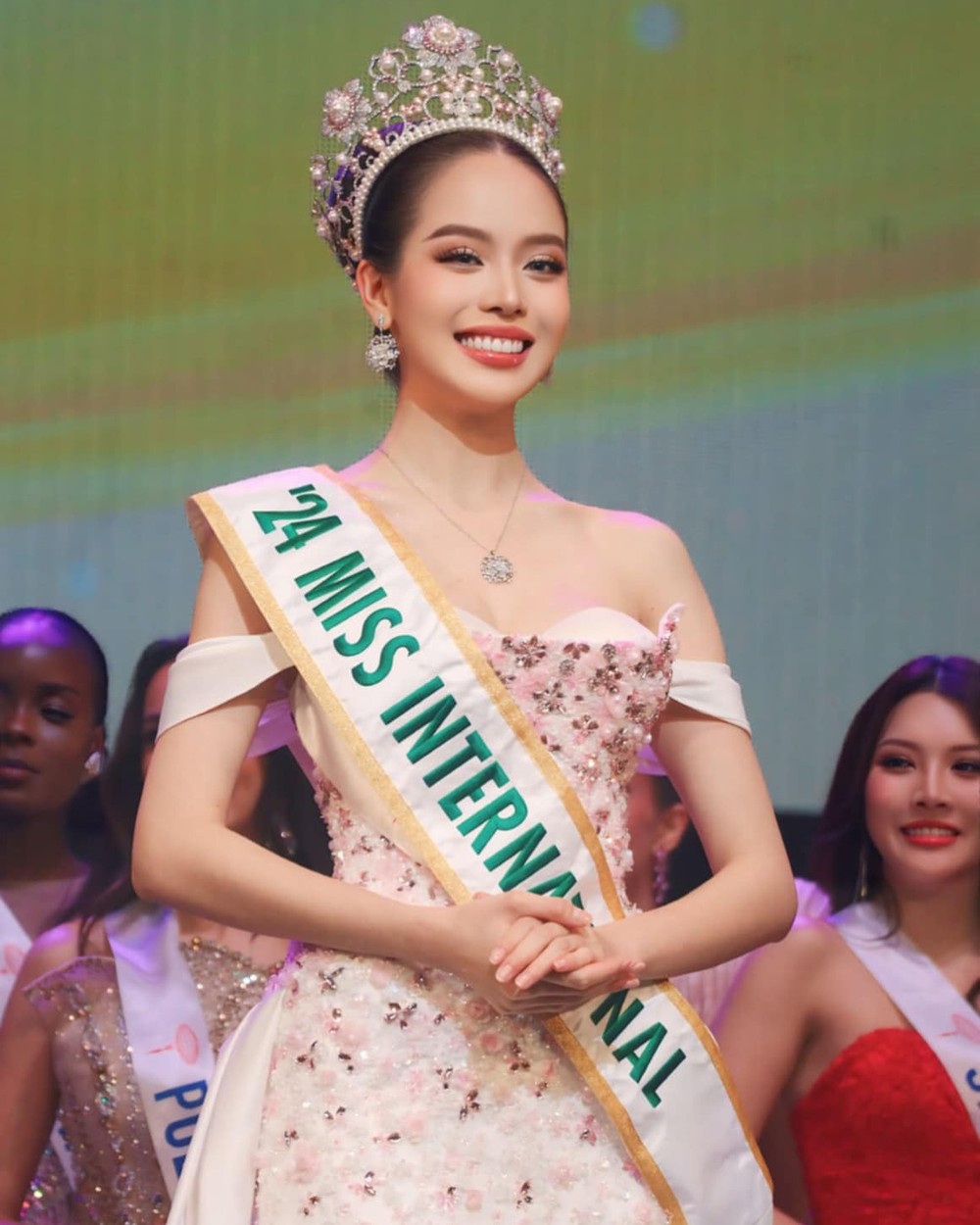 Tối 12/11, Hoa hậu Việt Nam 2022  Huỳnh Thị Thanh Thuỷ xuất sắc đăng quang Miss International - Hoa hậu Quốc tế 2024. Ảnh: Miss International