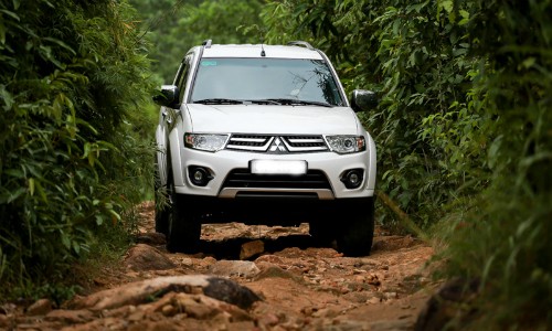 Nên mua Mitsubishi Pajrero Sport cho mục đích gì?