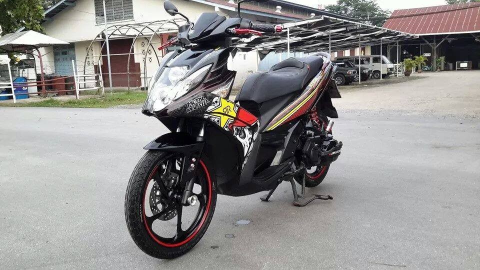 Mẫu xe tay ga tầm trung Yamaha Nouvo SX vừa bổ sung thêm một bản độ độc đáo và cá tính từ một dân chơi Thái.