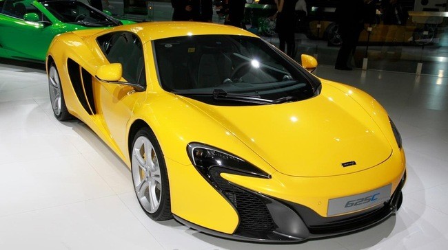 Sau khi công bố thông tin về việc giới thiệu siêu xe McLaren 625C Coupe dành riêng cho thị trường Trung Quốc cách đây không lâu, thương hiệu xe thể thao của Anh đã chính thức ra mắt 625C Coupe tại triển lãm Quảng Châu ở Trung Quốc.