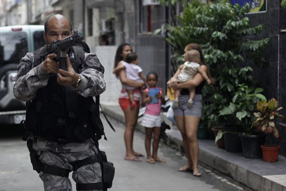 World Cup 2014: Cảnh sát Brazil truy quét băng đảng tại khu ổ chuột