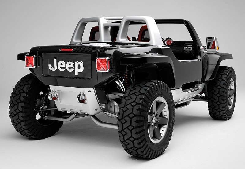 1. Jeep Hurricane Concept (Giá: 2 triệu USD): Mẫu xe Jeep đắt nhất thế giới dự kiến được giới thiệu tại Triển lãm ô tô quốc tế Bắc Mỹ 2015 ở Detroit. Phần lớn thân xe được làm từ vật liệu sợi carbon siêu nhẹ. Xe được trang bị 2 động cơ HEMI 8 xi-lanh dung tích 5,7 lít, giúp nó có thể tăng tốc 0-100 km/h trong vòng 4,9 giây.