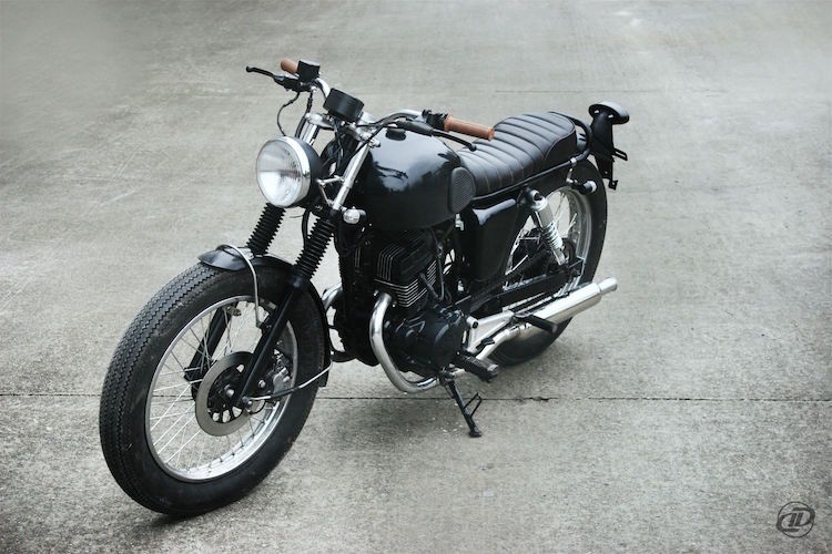 Với bản độ mẫu xe côn tay Honda CM125 thành  Triumph Bonneville T100, Duong Doan Design muốn giữ lại phong cách cổ điển nhờ những đường nét chính học hỏi từ hãng xe Anh Quốc.