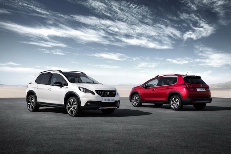 Ở đợt nâng cấp này,  Peugeot 2008 đời 2017 có thiết kế được sửa đổi khá nhiều, nội thất tiện nghi hơn và các lựa chọn động cơ phong phú.