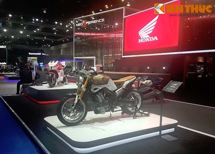  Honda CB650F Scrambler là mẫu xe ý tưởng mới nhất dựa trên nền tảng dòng naked bike CB650F, sau chiếc Six50 và CB4 được hãng trưng bày lần đầu tại triển lãm EICMA năm ngoái.