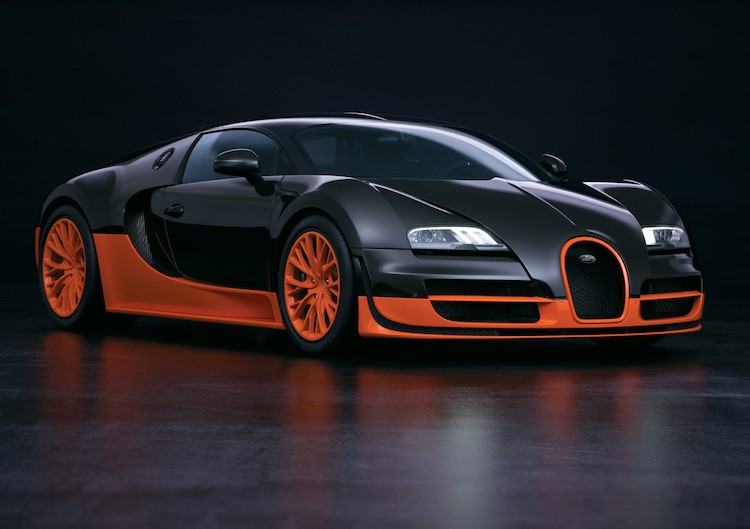 Đợt thu hồi của  siêu xe Bugatti Veyron nhằm khắc phục 2 lỗi nhỏ nhưng có thể ảnh hưởng nghiêm trọng tới khả năng vận hành của xe là đồng hồ báo xăng và giá đứng khi sửa xe.