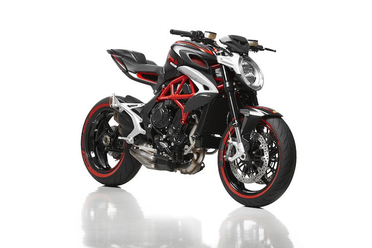 Dựa trên phiên bản Brutale 2016 vừa ra mắt tại triển lãm EICMA vào tháng 11/2015, MV Agusta đã hợp tác cùng hãng lốp Pirelli để cho ra đời phiên bản  MV Agusta Diablo Brutale 800 đặc biệt, dù cho hãng đang trong tình trạng "điêu đứng" vì sắp phá sản.