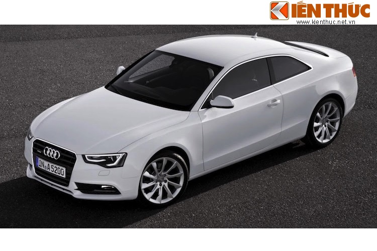 Vào năm 2007, thế hệ Audi A5 đầu tiên đã được Audi công bố lần đầu, và được coi là phiên bản coupe của dòng xe sedan A4 nổi tiếng do hãng sản xuất. Sau đó, Audi đã lần lượt giới thiệu thêm các phiên bản coupe, cabriolet và Sportback (coupe 5 cửa) của chiếc xe.