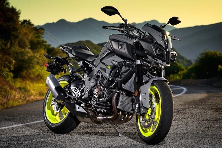 Được ra mắt lần đầu tại triển lãm EICMA 2015 dưới tên gọi MT-10,  Yamaha FZ-10 vừa được chính thức bán ra tại Mỹ. Với mẫu naked bike FZ-10 mới, Yamaha đã hoàn thành dòng FZ với dung tích từ 600 tới 1000 cc, đồng thời cũng "đáp trả" lại được những tên tuổi khác như Kawasaki Z1000, BMW S1000RR hay KTM Super Duke 1290R.