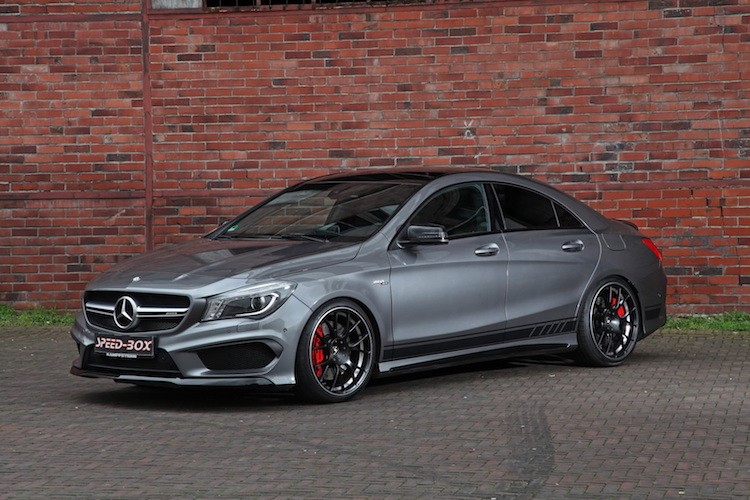 Vào tháng 3,  Mercedes CLA 45 AMG 2016 cùng với toàn bộ dòng CLA đã được Mercedes nâng cấp nhẹ. Vừa chỉ được bán ra vào mùa hè, chiếc xe đã bắt đầu được "để mắt" bởi các hãng độ khác nhau, trong đó có hãng mới nổi Schmidt Edition từ Đức.