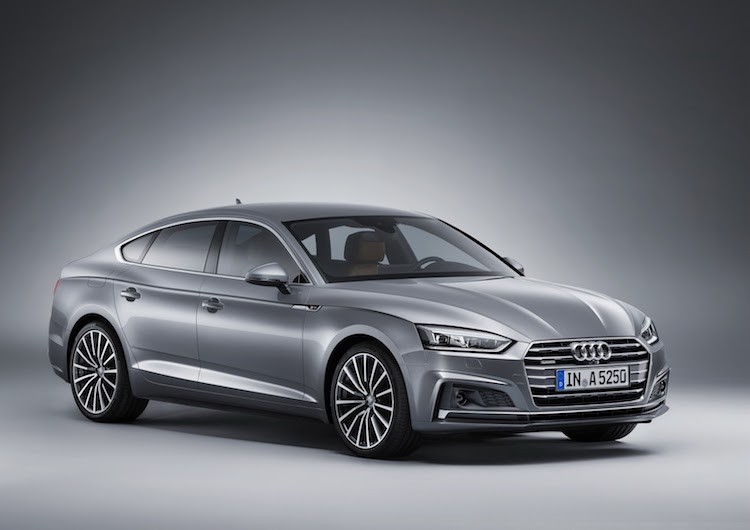 Dựa trên cơ sở nền tảng khung sàn của A4, A5 Sportback luôn được coi là phiên bản coupe 5 cửa của dòng sedan A4. Tuy nhiên với  Audi A5 Sportback thế hệ mới, Audi đã thiết kế chiếc xe để khiến nó tạo ấn tượng mạnh hơn, khác biệt hơn so với chiếc A4.