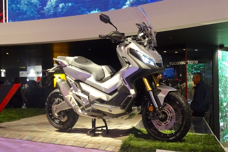 Xuất hiện lần đầu tại triển lãm EICMA 2015 và cũng đã từng được trưng bày tại Việt Nam ở triển lãm VMCS hồi tháng 4/2016 dưới dạng xe ý tưởng, phiên bản thương mại của chiếc Honda ADV Concept đã được Honda chính thức sản xuất hàng loạt với tên gọi  Honda X-ADV 2017 từng ra mắt tại triển lãm EICMA 2016 và mới đây là Thái Lan.