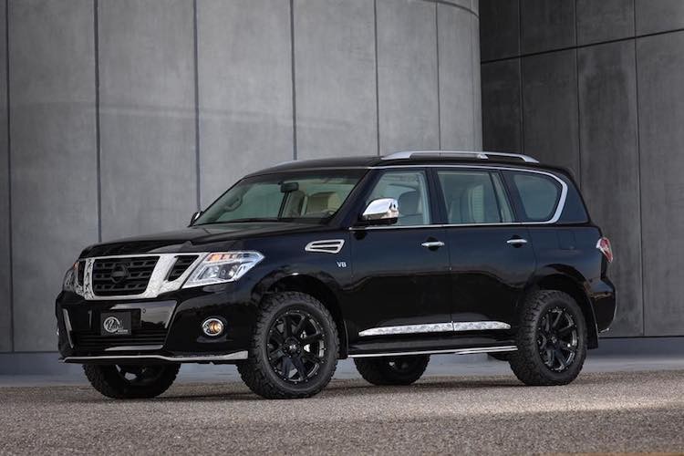 Mẫu  xe Nissan Pathfinder là một dòng SUV khá nổi tiếng và lâu đời. Tương tự như Toyota đã làm với Land Cruiser và Lexus LX570, nó đã được sử dụng làm nền tảng để tạo ra chiếc SUV cao cấp Infiniti QX80.