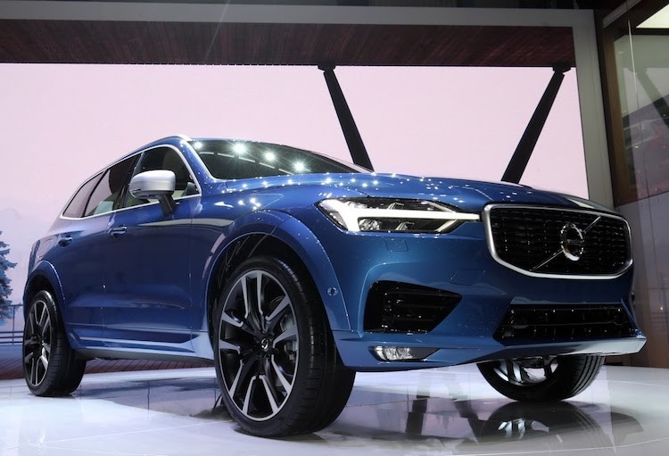 Ở thế hệ đầu tiên, mẫu xe SUV Volvo XC60 đã cực kỳ thành công khi trong 9 năm, nó đã luôn giữ danh hiệu chiếc SUV hạng trung cao cấp bán chạy nhất châu Âu và bán được hơn 1 triệu chiếc trên toàn Thế giới. Với thế hệ XC60 mới nhất vừa được ra mắt tại Geneva, Volvo đang muốn lặp lại lịch sử thành công của phiên bản đầu tiên.