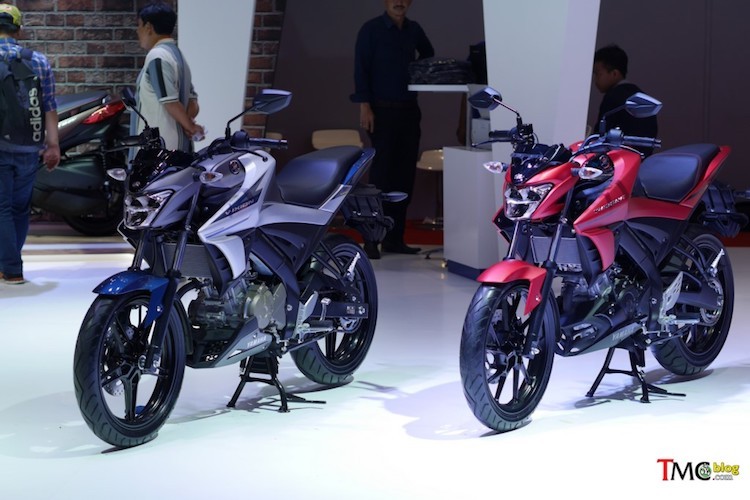 Tại triển lãm xe Quốc tế Indonesia vừa khai mạc, Yamaha đã chính thức ra mắt chiếc naked bike phân khối nhỏ Vixion 2017 thế hệ mới, hay chính là  Yamaha FZ150i bản 2017. Ở lần nâng cấp mới nhất này, Vixion đã được Yamaha thiết kế lại hoàn toàn kiểu dáng, đồng thời còn có thêm phiên bản thể thao Vixion R mạnh mẽ hơn, cao cấp hơn.