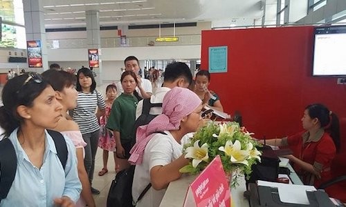 VietJet Air delay chậm hơn 6 tiếng, hàng trăm hành khách bức xúc