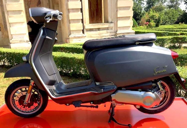 Vào năm 1947, thương hiệu  xe tay ga Lambretta đã được thành lập bởi hãng xe Ý Innocenti. Sau đó vào năm 1972, Lambretta đã bị "khai tử" do người dân châu Âu bắt đầu mua được những mẫu xe ôtô giá rẻ. Tới khoảng 2011, thương hiệu này đã từng được "hồi sinh" bằng chiếc Lambretta LN125 với máy SYM trong một thời gian ngắn, trước khi bị "khai tử" do những rắc rối về bản quyền.