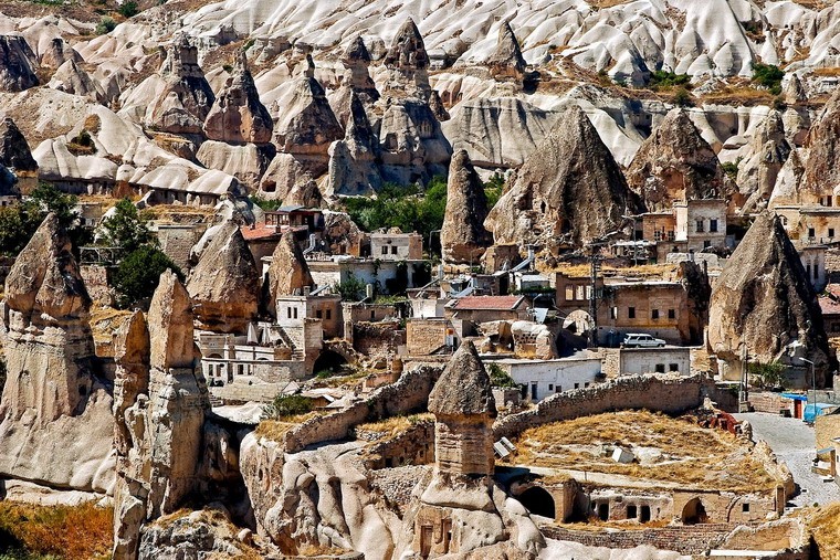 Từ lâu nay, vùng đất Cappadoce của đất nước Thổ Nhĩ Kỳ đã nổi tiếng thế giới với những nét "độc nhất vô nhị" trên hành tinh.