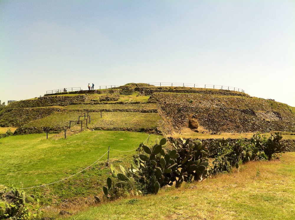 Nằm ở phía nam thung lũng Mexico, kim tự tháp Cuilcuilco được coi là một trong những kim tự tháp đặc biệt nhất từng được xây dựng trên thế giới.