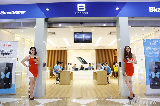  Showroom trải nghiệm điện thoại Bphone được đặt tại tầng B1, Trung tâm thương mại Times City.