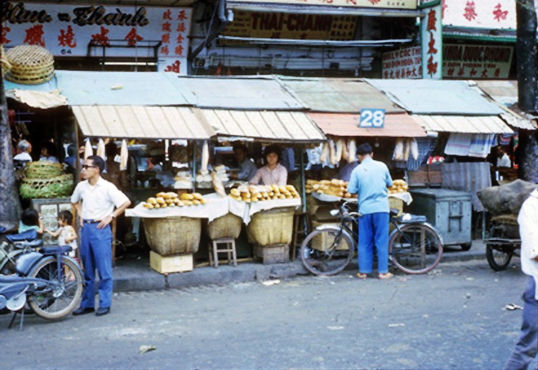 Khu Chợ Cũ ở đường Hàm Nghi, Sài Gòn năm 1965.