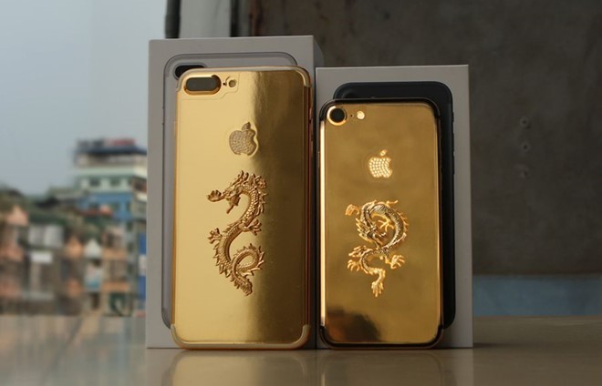 Cận cảnh iPhone 7 Plus rồng vàng giá 90 triệu tại Việt Nam