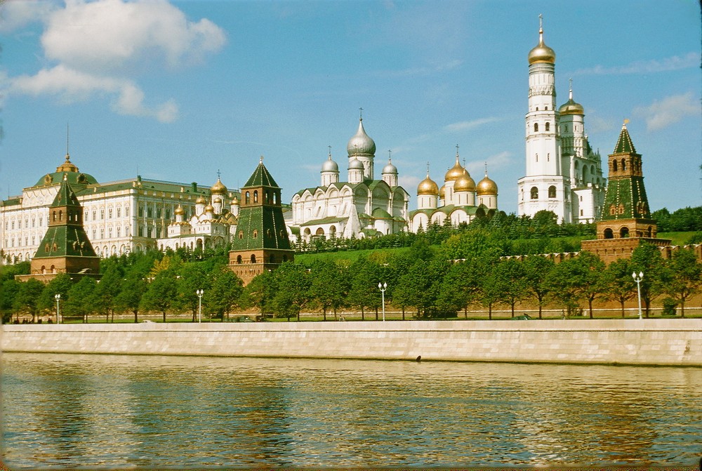 Điện Kremlin nhìn từ sông  Moscow, năm 1956.