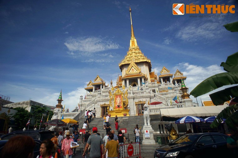 Nằm ở quận Samphanthawong, Bangkok, Wat Traimit còn có tên tiếng Việt là Chùa Phật Vàng, là một ngôi chùa nổi tiếng của Thái Lan.