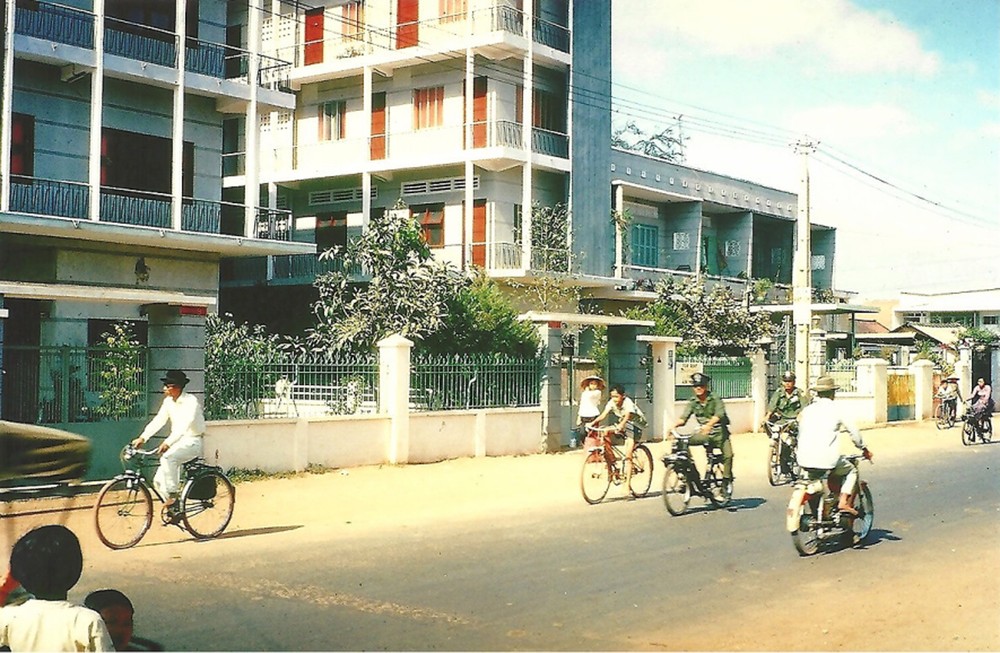 Một góc phố  Sài Gòn năm 1966. Ảnh: 103fieldbatteryraa.net.