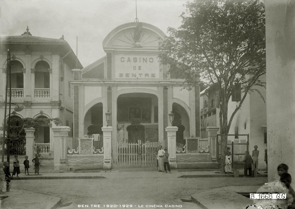 Rạp Casino ở thị xã Bến Tre thập niên 1920. Ảnh tư liệu.