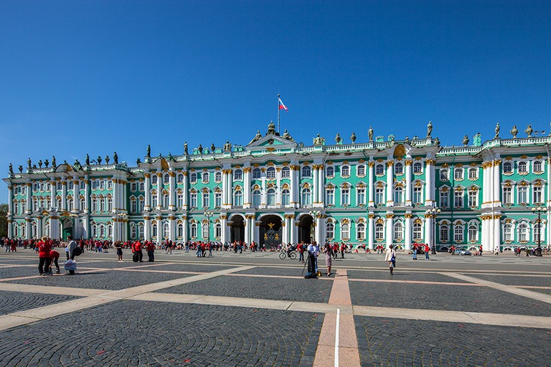 Nằm ở trung tâm thành phố Saint Peterburg của Nga, Cung điện Mùa đông không chỉ là một kỳ quan kiến trúc mà còn là địa danh ghi dấu ấn của  Cách mạng Tháng Mười Nga năm 1917. Ảnh: Saint-Petersburg.com.