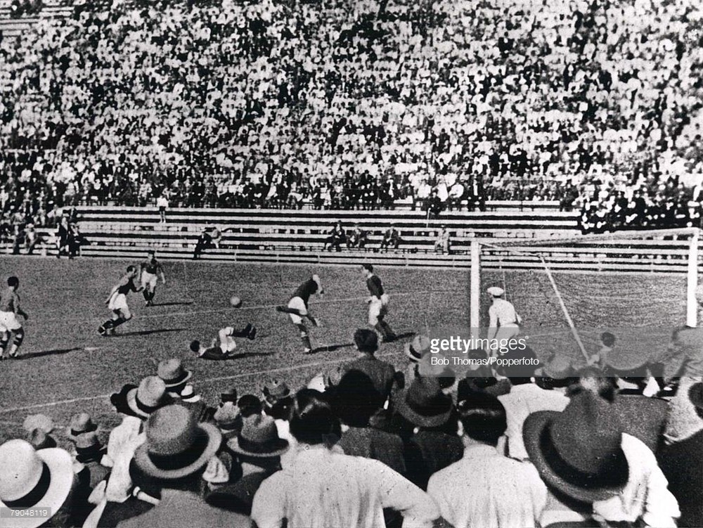 Khung cảnh nhìn từ khán đài trong trận khai mạc  World Cup 1934 giữa Italia và Mỹ ngày 27/5 ở Roma. Italia thắng đậm trận này với tỉ số 7/1. Ảnh: Getty.