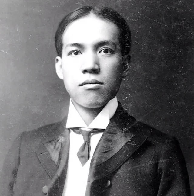 Ngày 11/2/1919, Lương Khải Siêu khởi xướng phong trào liên minh đồng chí hội ở Trung Quốc. Trong lịch sử Trung Quốc, Lương Khải Siêu (1873 - 1929) được biết đến như một nhà tư tưởng và là nhà hoạt động chính trị nổi bật thời cận đại.