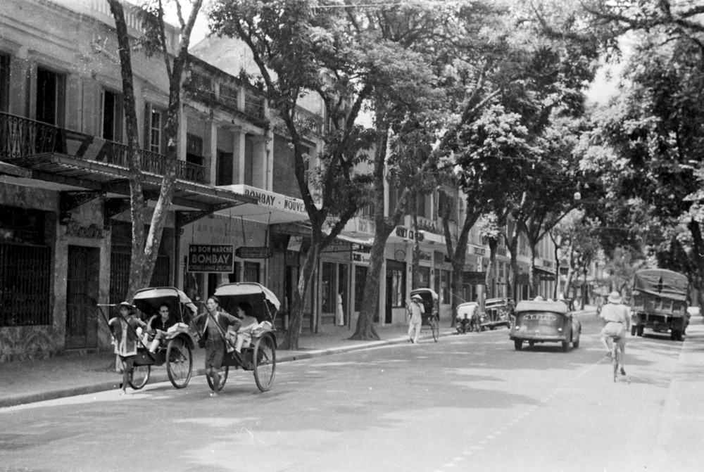 Toàn cảnh  phố Hàng Khay, Hà Nội năm 1940.