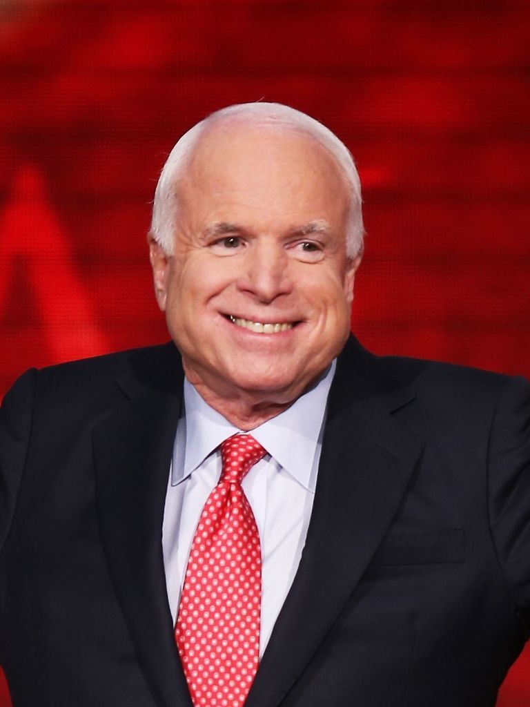 1. Trong số các cựu binh Mỹ có mối quan hệ đặc Việt với Việt Nam, Thượng nghị sĩ John McCain (1936-2018) là người có vai trò nổi bật trong  tiến trình bình thường hóa quan hệ Việt-Mỹ.