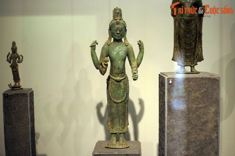 Được bảo quản và trưng bày Bảo tàng Lịch sử thành phố Hồ Chí Minh, tượng Avalokitesvara (Bồ Tát Quán Thế Âm) Hoài Nhơn được coi là một trong những hiện vật bằng đồng hoàn mỹ nhất từng được biết đến của  vương quốc Chăm Pa.