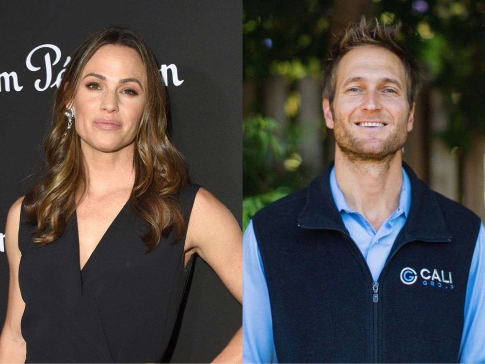 Theo Daily Mail, Jennifer Garner và doanh nhân John Miller đã tái hợp sau gần một năm chia tay. Vừa qua, paparazzi săn được ảnh người đàn ông 43 tuổi đến thăm bạn gái tại nhà riêng của cô ở Los Angeles (Mỹ). Trước đó, vào tháng 5, bộ đôi cũng được trông thấy đi bên nhau. Ảnh: Newsblock.