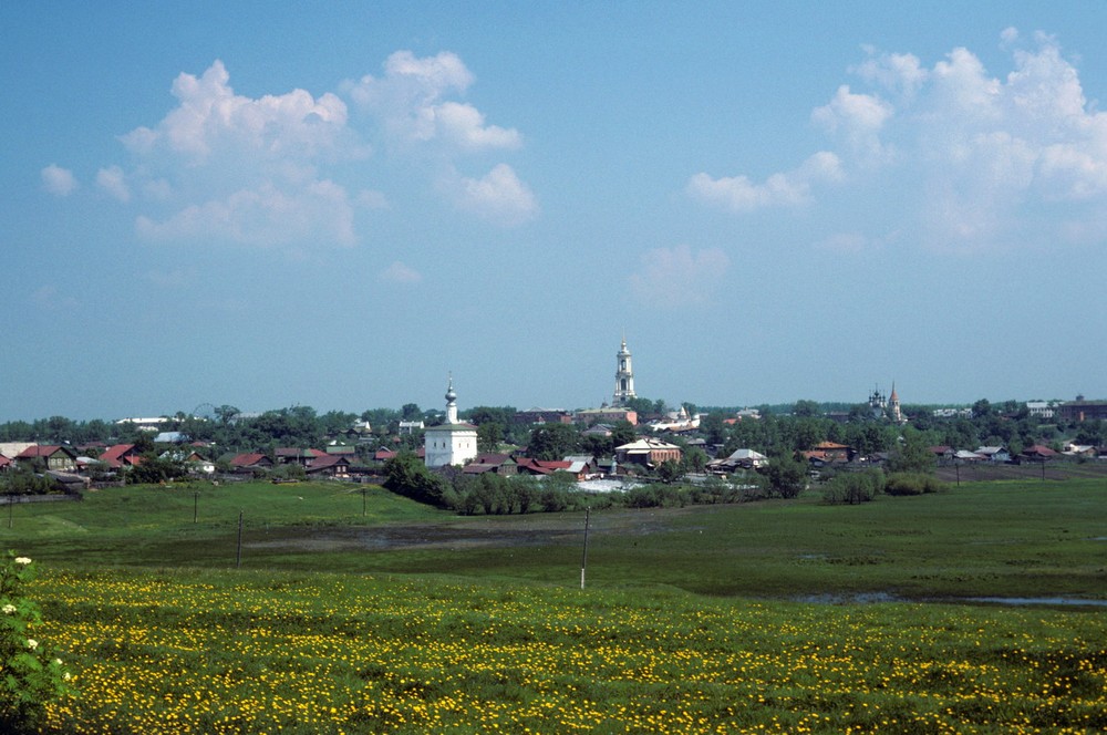 Khung cảnh thôn quê yên bình ở Suzdal, thị trấn nằm cách Moscow 90 km về phía Đông,  Liên Xô năm 1985. Ảnh: Gerald Leonard Flickr.