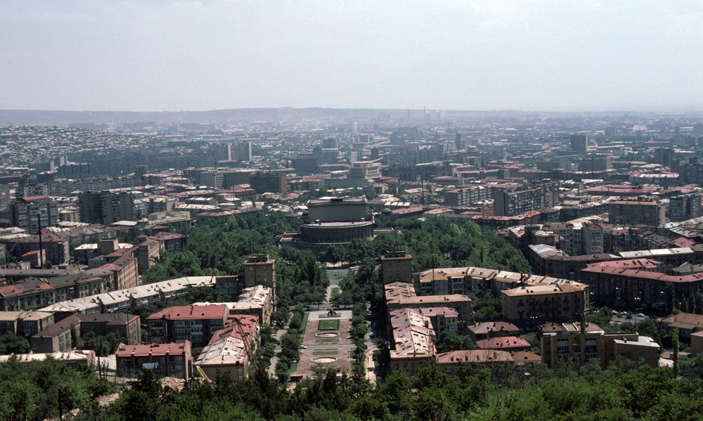 Một góc thành phố Yerevan, thủ đô của nước Cộng hòa Xã hội chủ nghĩa Xô-viết  Armenia, Liên Xô năm 1985.