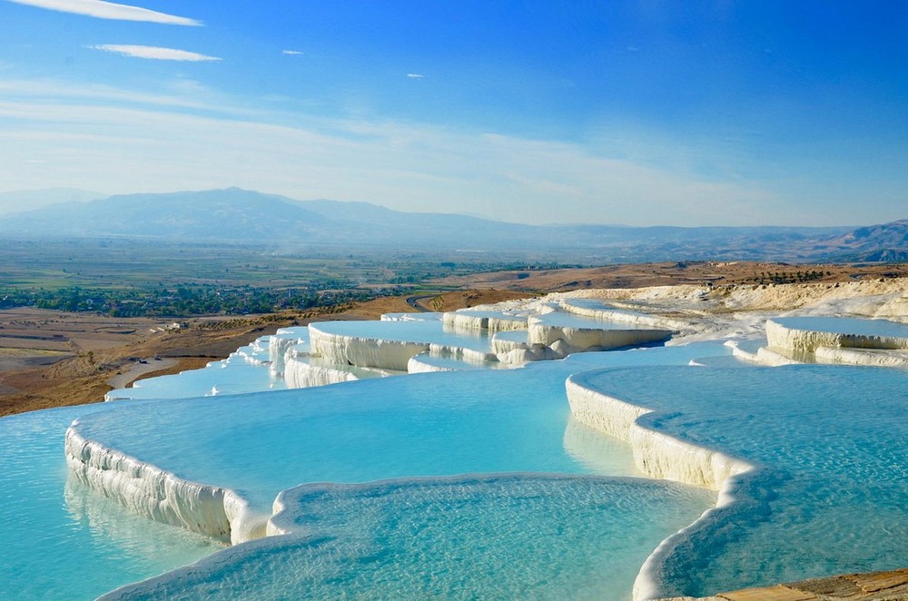  Pamukkale, nghĩa là "Lâu đài bông" là một cảnh quan thiên nhiên độc đáo nằm trong thung lũng sông Menderes thuộc tỉnh Denizli, Thổ Nhĩ Kỳ. Ảnh: Tripadvisor.